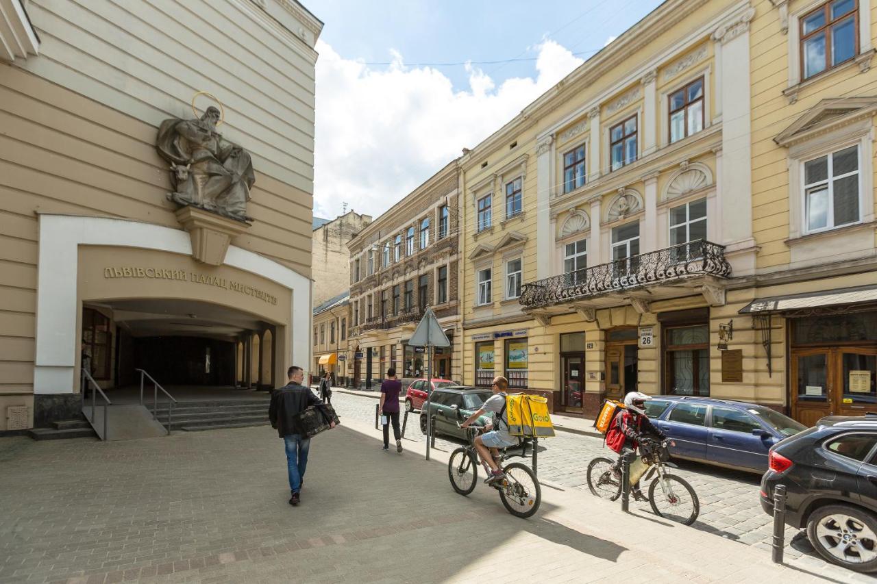 Квартира В Центрі Подобово На Вулиці Коперника 26 Біля Палацу Мистецтв リヴィウ エクステリア 写真