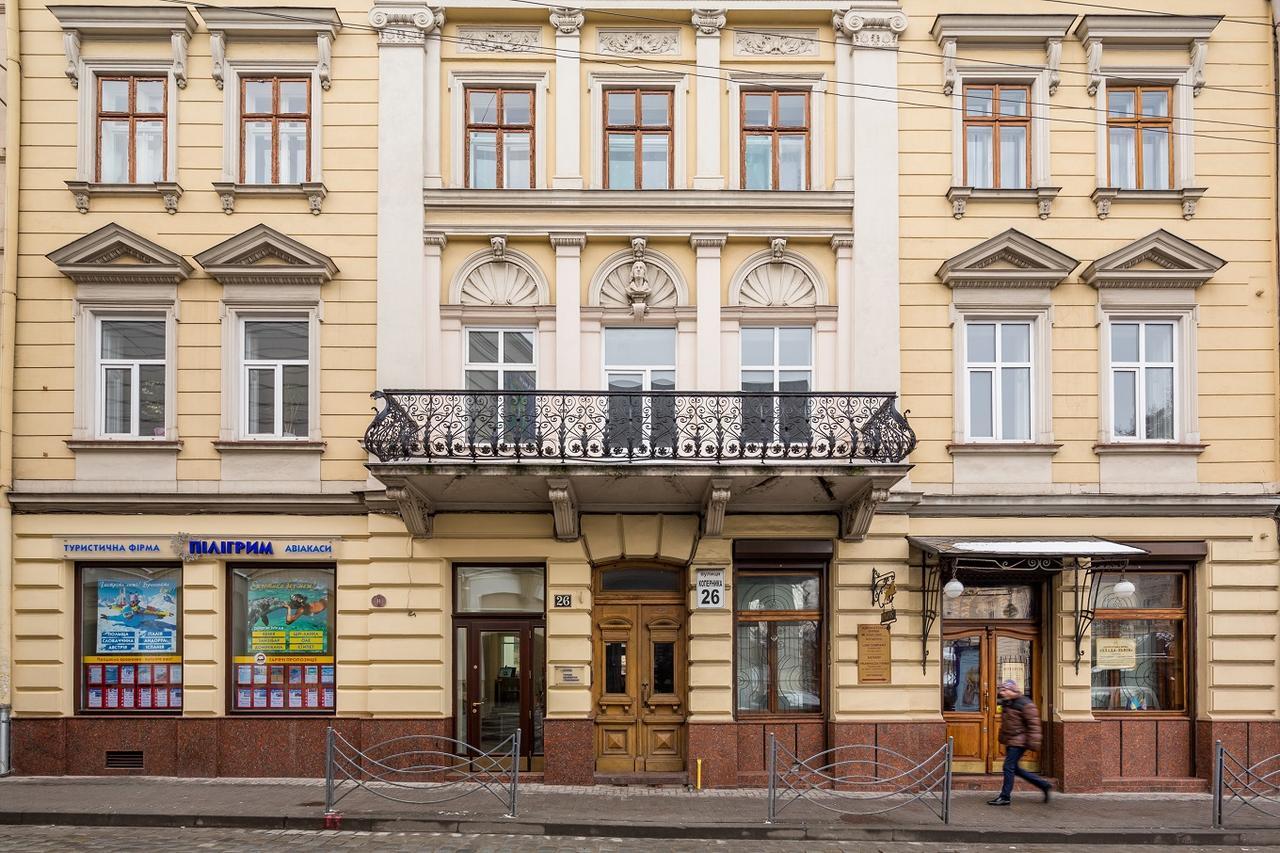 Квартира В Центрі Подобово На Вулиці Коперника 26 Біля Палацу Мистецтв リヴィウ エクステリア 写真